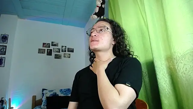 Snapshot of monkeywillwhite chatting on November 16, 5:18 pm monkeywillwhite online show from November 16, 5:18 pm