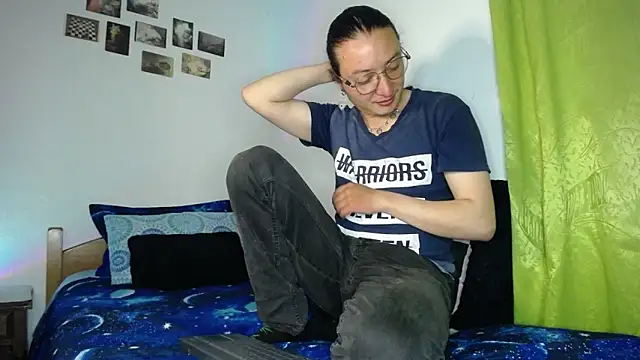 Snapshot of monkeywillwhite chatting on November 30, 3:54 am monkeywillwhite online show from November 30, 3:54 am