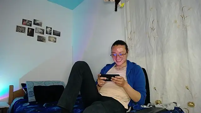 monkeywillwhite online show from February 19, 3:02 am