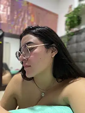 Snapshot of Lia_flowers chatting on January 12, 5:34 am Lia flowers online show from January 12, 5:34 am