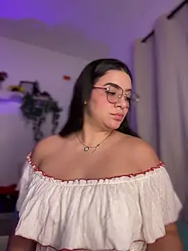 Snapshot of Lia_flowers chatting on January 17, 11:18 pm Lia flowers online show from January 17, 11:18 pm