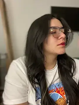 Snapshot of Lia_flowers chatting on January 21, 4:32 am Lia flowers online show from January 21, 4:32 am