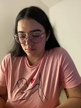 Snapshot of Lia_flowers chatting on January 27, 4:41 am Lia flowers online show from January 27, 4:41 am