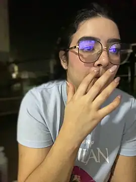 Snapshot of Lia_flowers chatting on January 28, 4:50 am Lia flowers online show from January 28, 4:50 am