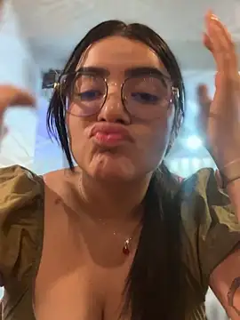 Snapshot of Lia_flowers chatting on January 31, 11:45 pm Lia flowers online show from January 31, 11:45 pm