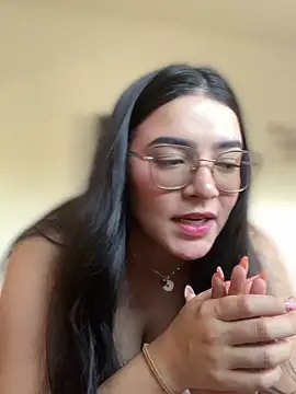 Snapshot of Lia_flowers chatting on February 15, 10:21 pm Lia flowers online show from February 15, 10:21 pm