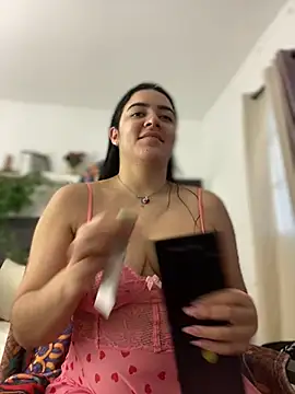 Snapshot of Lia_flowers chatting on February 22, 11:03 pm Lia flowers online show from February 22, 11:03 pm