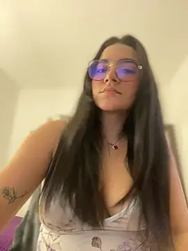 Snapshot of Lia_flowers chatting on March 5, 11:05 pm Lia flowers online show from March 5, 11:05 pm