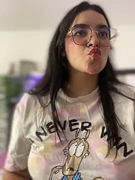 Snapshot of Lia_flowers chatting on March 9, 6:28 am Lia flowers online show from March 9, 6:28 am