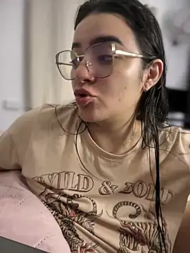 Snapshot of Lia_flowers chatting on March 15, 2:14 am Lia flowers online show from March 15, 2:14 am