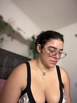 Snapshot of Lia_flowers chatting on March 17, 11:00 pm Lia flowers online show from March 17, 11:00 pm