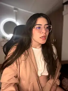 Snapshot of Lia_flowers chatting on October 28, 12:36 am Lia flowers online show from October 28, 12:36 am