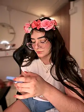 Snapshot of Lia_flowers chatting on November 3, 11:15 pm Lia flowers online show from November 3, 11:15 pm