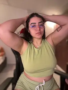 Snapshot of Lia_flowers chatting on November 21, 12:32 am Lia flowers online show from November 21, 12:32 am