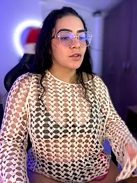 Snapshot of Lia_flowers chatting on December 1, 1:43 am Lia flowers online show from December 1, 1:43 am