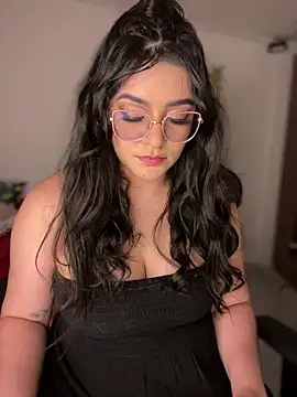 Snapshot of Lia_flowers chatting on December 13, 11:54 pm Lia flowers online show from December 13, 11:54 pm