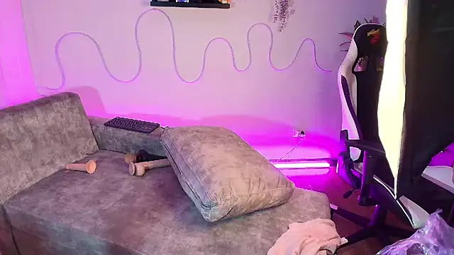 Snapshot of a_belladanger chatting on February 27, 3:58 am a belladanger online show from February 27, 3:58 am