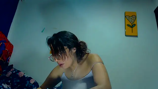 AmaraRoberts420 online show from December 6, 8:51 pm