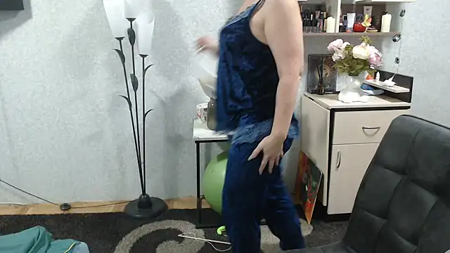 Snapshot of BeatriksS chatting on December 5, 10:12 pm BeatriksS online show from December 5, 10:12 pm