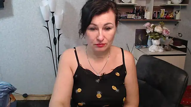 Snapshot of BeatriksS chatting on November 19, 8:20 pm BeatriksS online show from November 19, 8:20 pm