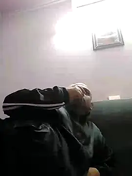 Dick 6inches online show from December 4, 2:15 pm