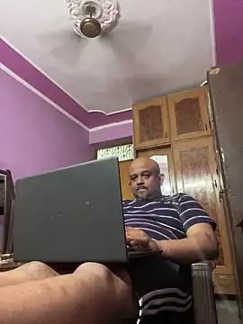 Dick 6inches online show from April 2, 2:26 pm