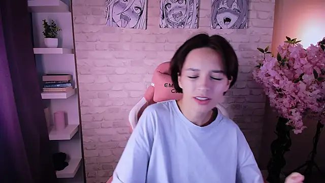 Snapshot of VivianLy_ chatting on September 24, 11:24 am VivianLy online show from September 24, 11:24 am