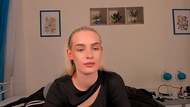 OliviaKisss online show from April 15, 7:32 pm