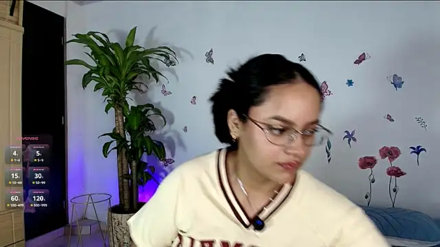 Snapshot of VICTORIABLACK_@xh chatting on May 17, 10:00 am VICTORIABLACK xh online show from May 17, 10:00 am