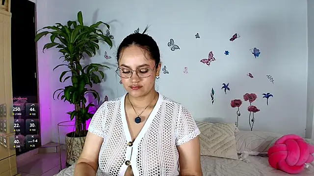 Snapshot of VICTORIABLACK_@xh chatting on June 2, 10:06 am VICTORIABLACK xh online show from June 2, 10:06 am