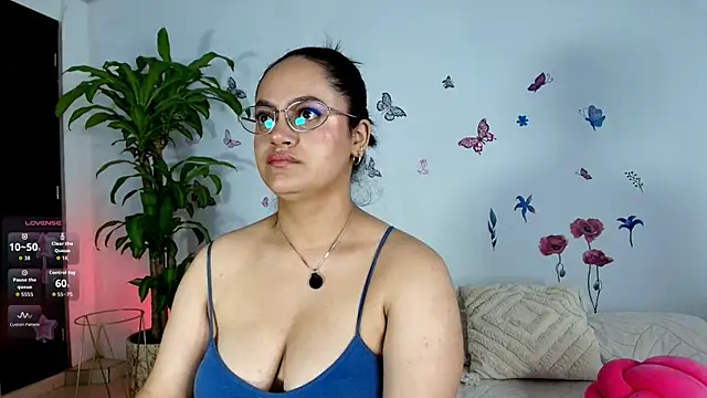 Snapshot of VICTORIABLACK_@xh chatting on June 7, 9:57 am VICTORIABLACK xh online show from June 7, 9:57 am