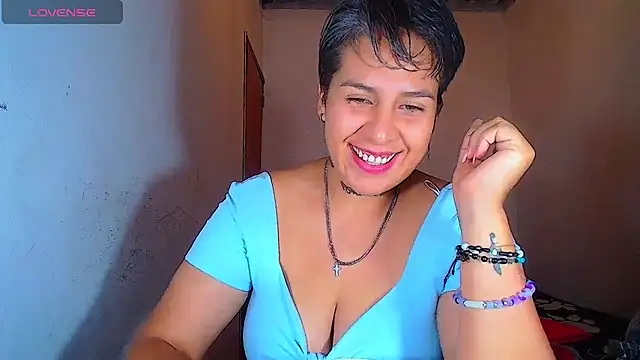 Snapshot of Yessi_rousse chatting on July 13, 11:02 am Yessi rousse online show from July 13, 11:02 am