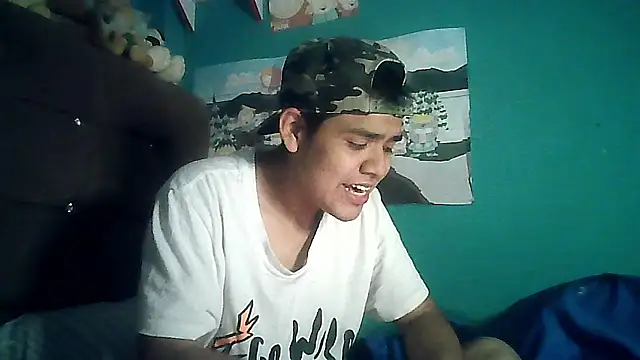 Snapshot of Valesh20 chatting on October 23, 1:27 am Valesh20 online show from October 23, 1:27 am