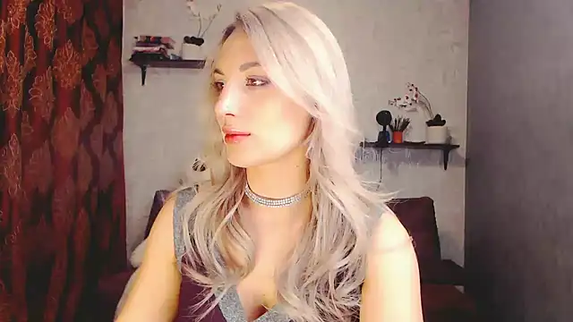 MillaXQueen online show from February 14, 11:31 am