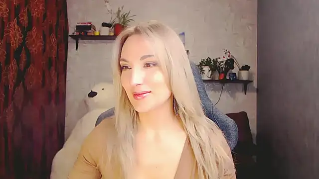 MillaXQueen online show from March 14, 11:56 am