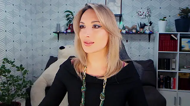 MillaXQueen online show from January 9, 2:53 pm