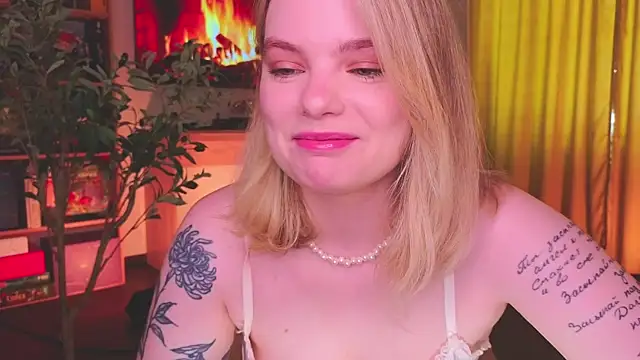 Hottie Jane online show from July 4, 12:33 pm