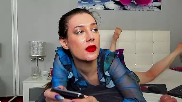 Snapshot of JuliaHunts chatting on November 24, 5:45 pm JuliaHunts online show from November 24, 5:45 pm