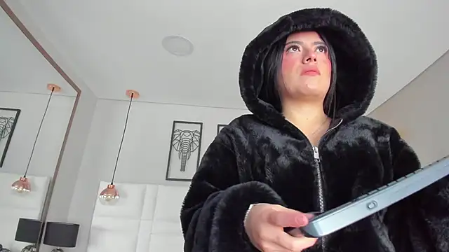 Rebeca jones online show from December 16, 12:10 pm