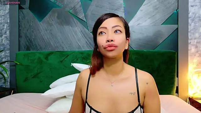 ElyaQuinn online show from January 19, 2:59 pm