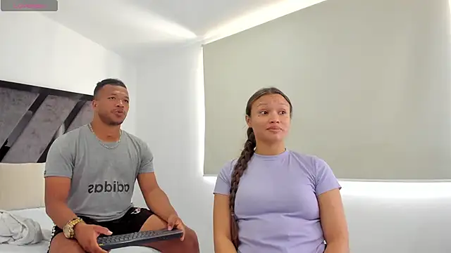 AnnieAndStefan online show from December 27, 3:26 pm