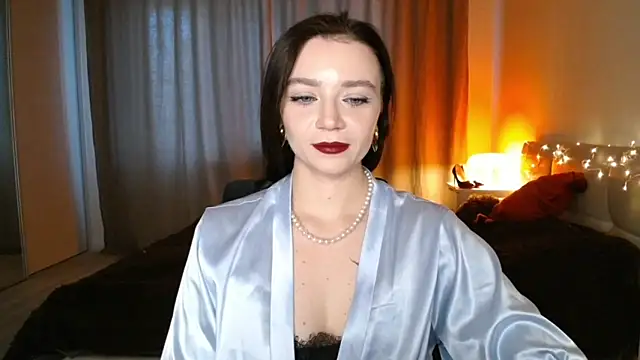 Snapshot of Shadow_Passion chatting on December 6, 8:05 am Shadow Passion online show from December 6, 8:05 am