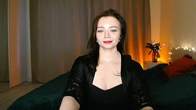 Snapshot of Shadow_Passion chatting on January 3, 10:52 am Shadow Passion online show from January 3, 10:52 am