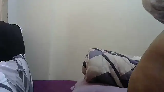 Snapshot of AddictiveAssCurves chatting on October 23, 7:40 am AddictiveAssCurves online show from October 23, 7:40 am