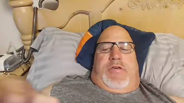 Bigbear0563 online show from May 25, 3:51 pm