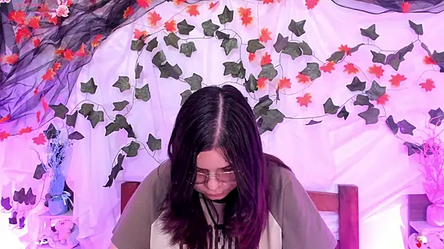 Mey moon online show from February 6, 6:02 pm