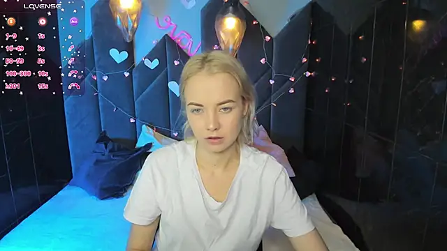 StephanieSweety online show from February 14, 2:02 pm