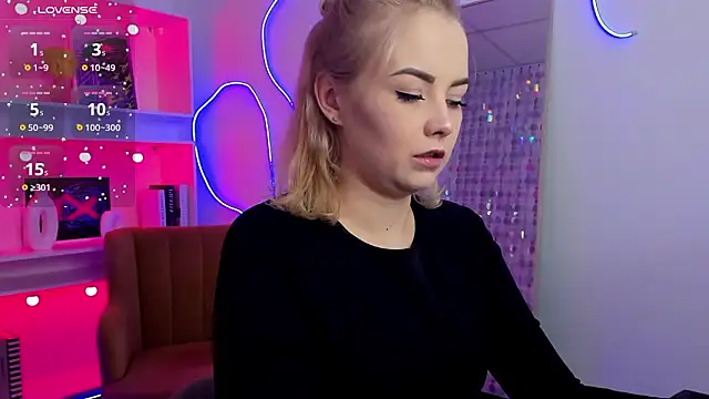 StephanieSweety online show from February 17, 5:30 pm