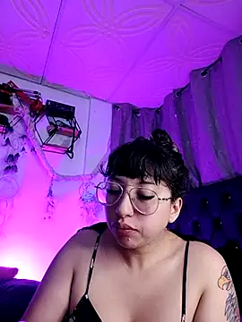 Snapshot of Piafisher1 chatting on September 23, 1:19 am Piafisher1 online show from September 23, 1:19 am