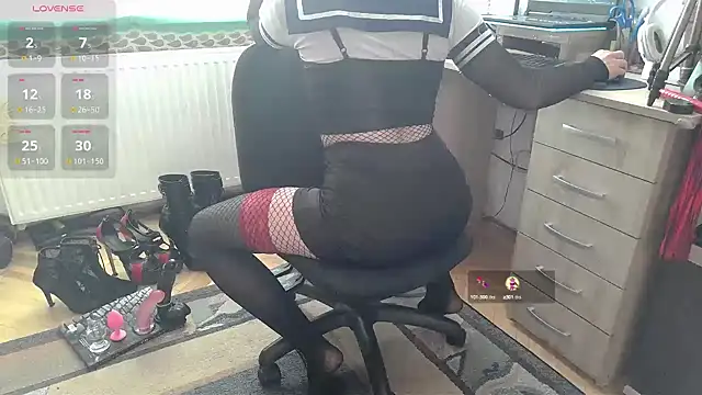 SissyLunaCD online show from March 17, 3:50 pm